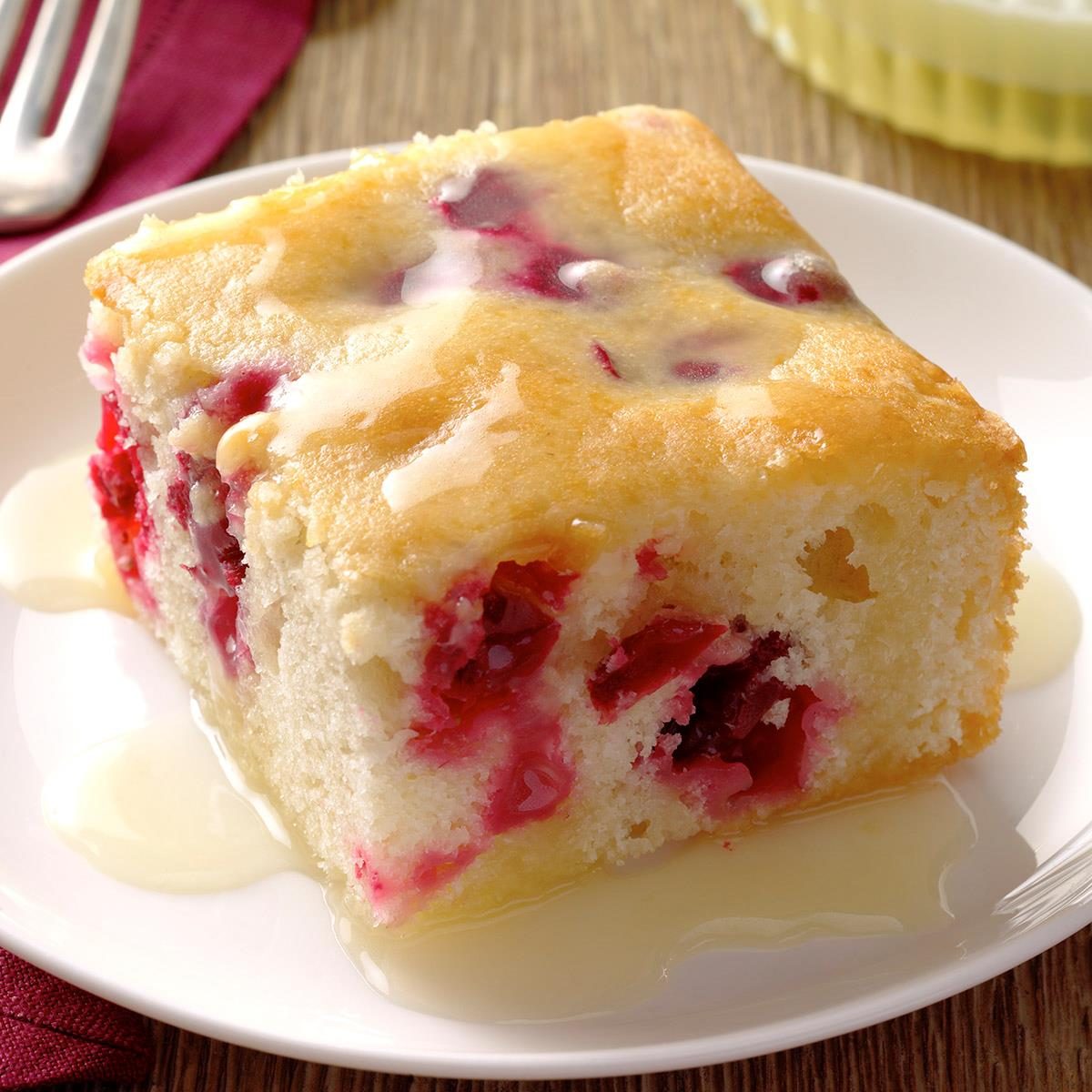 Cranberry Cake With Almond Butter Sauce Exps Sdon17 50682 B06 29 4b 2